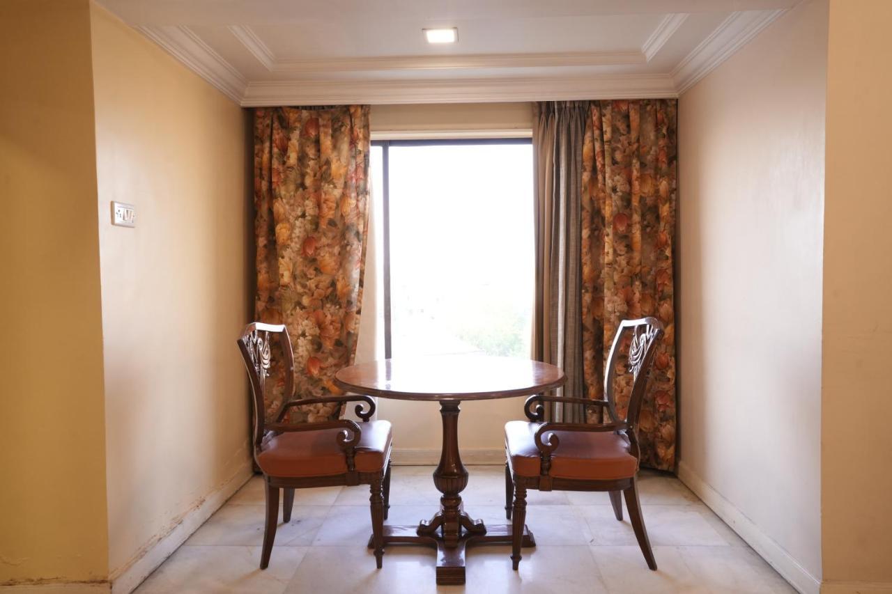 Hotel Hardeo Nagpur Bagian luar foto