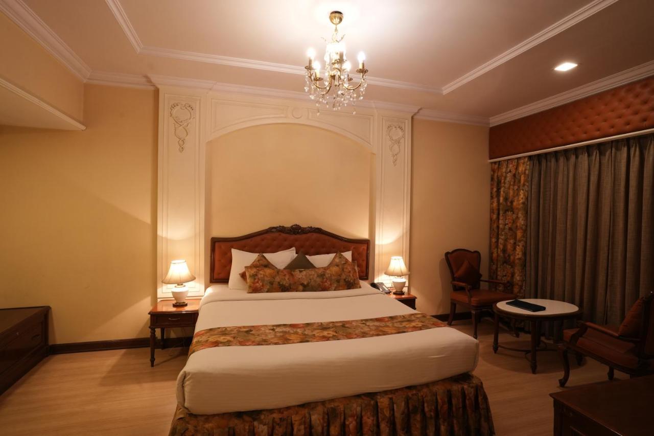 Hotel Hardeo Nagpur Bagian luar foto