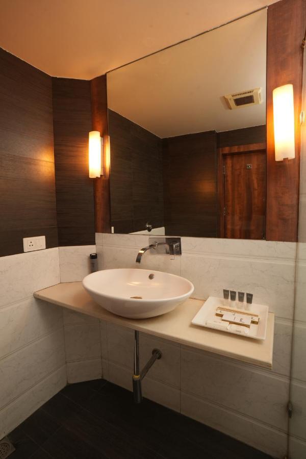 Hotel Hardeo Nagpur Bagian luar foto