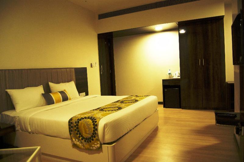 Hotel Hardeo Nagpur Bagian luar foto
