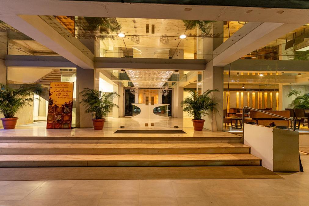 Hotel Hardeo Nagpur Bagian luar foto