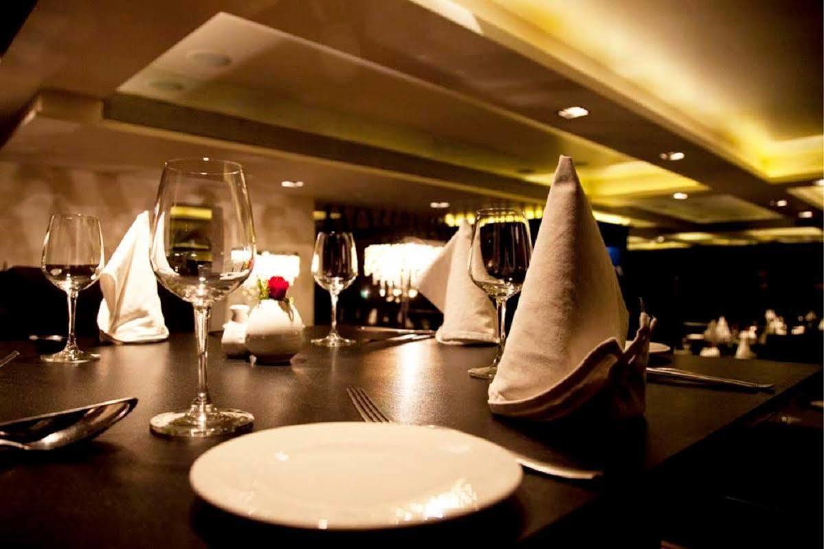 Hotel Hardeo Nagpur Bagian luar foto