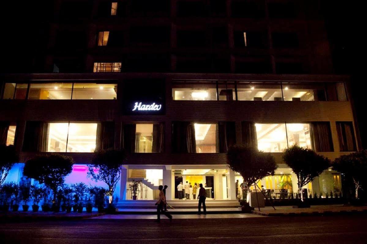 Hotel Hardeo Nagpur Bagian luar foto